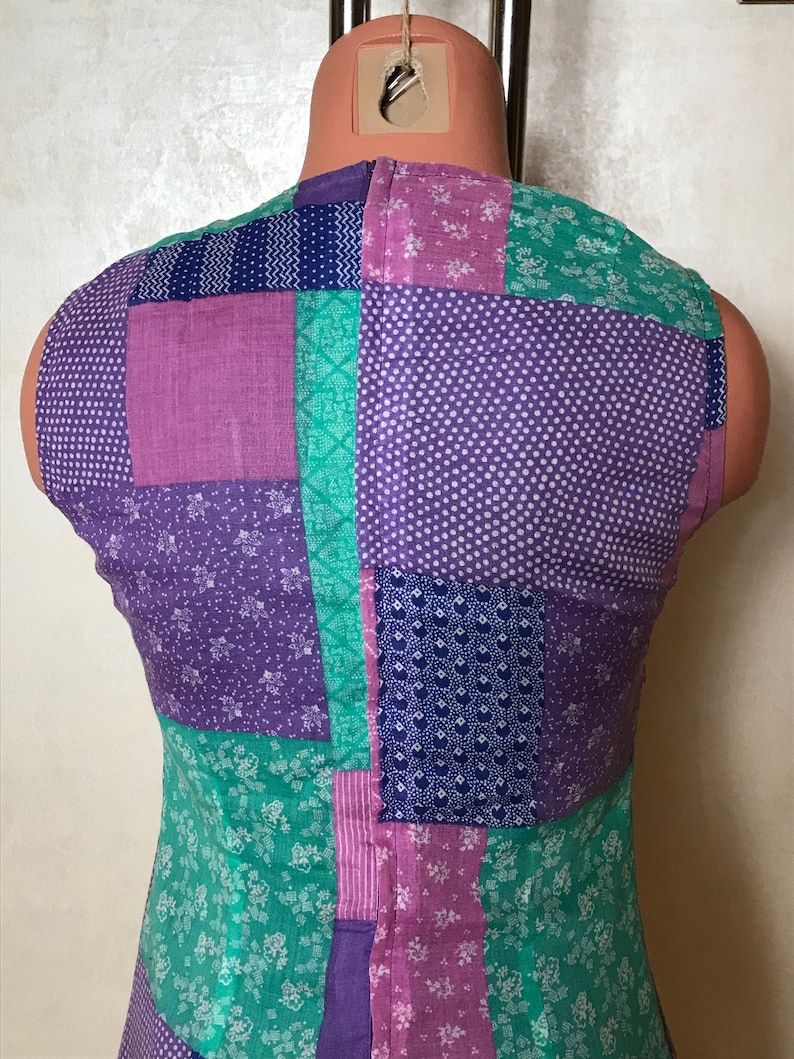 empire waist purple green blue sleeveless dress different prints A-line small size Vintage 60s dress mini length