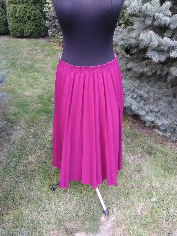 Magenta vintage 80's pleated skirt with gathered e