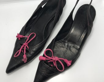 Hermes vintage 90s heels, black and pink leather, point toes, size 37,5, lace toes, slingback shoes, Italian heels