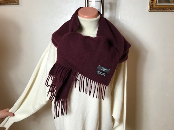 Wool vintage 90s scarf, unisex scarf, burgundy mat