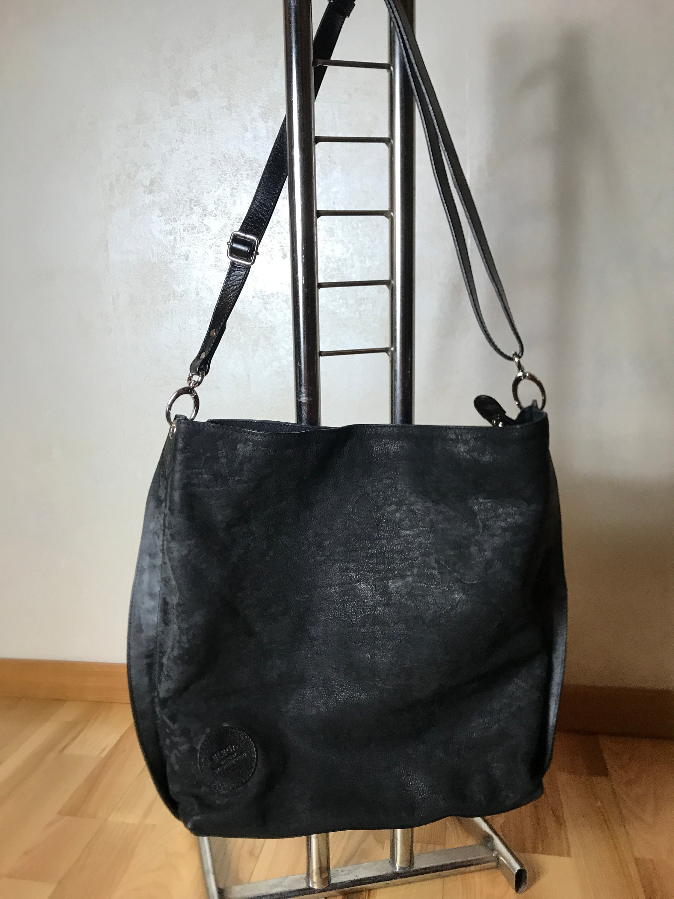 バッグ Vintage 90s Leather Body Bag il_fullxfull.3470994925_p8zf.jpg