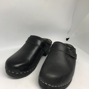 Black vintage 90s shoes, kid's shoes, slippers, size 35, black leather, swed shoes, mid sole, open back, small shoes image 3