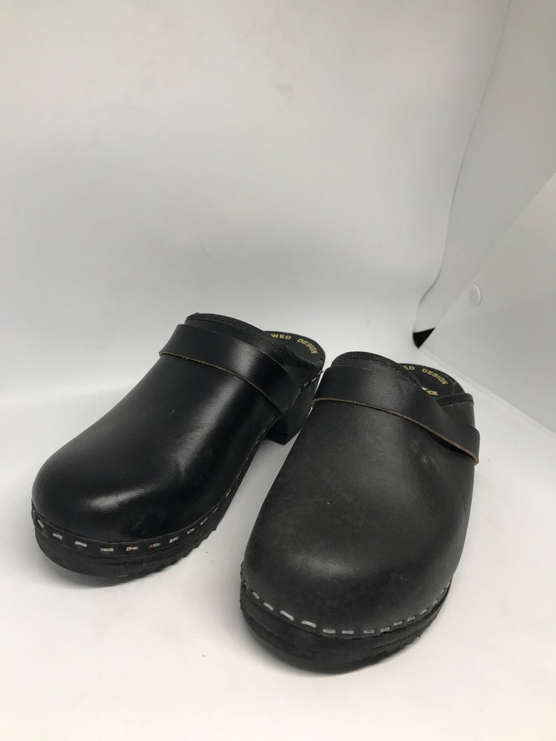 Black vintage 90s shoes, kid's shoes, slippers, size 35, black leather, swed shoes, mid sole, open back, small shoes image 3