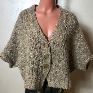 Grau Vintage 90er Jahre Strickjacke, abgeschnittene Länge, kurze Ärmel, große Oversize, Knopf nach oben, warme Wintershirt, Damen Pullover