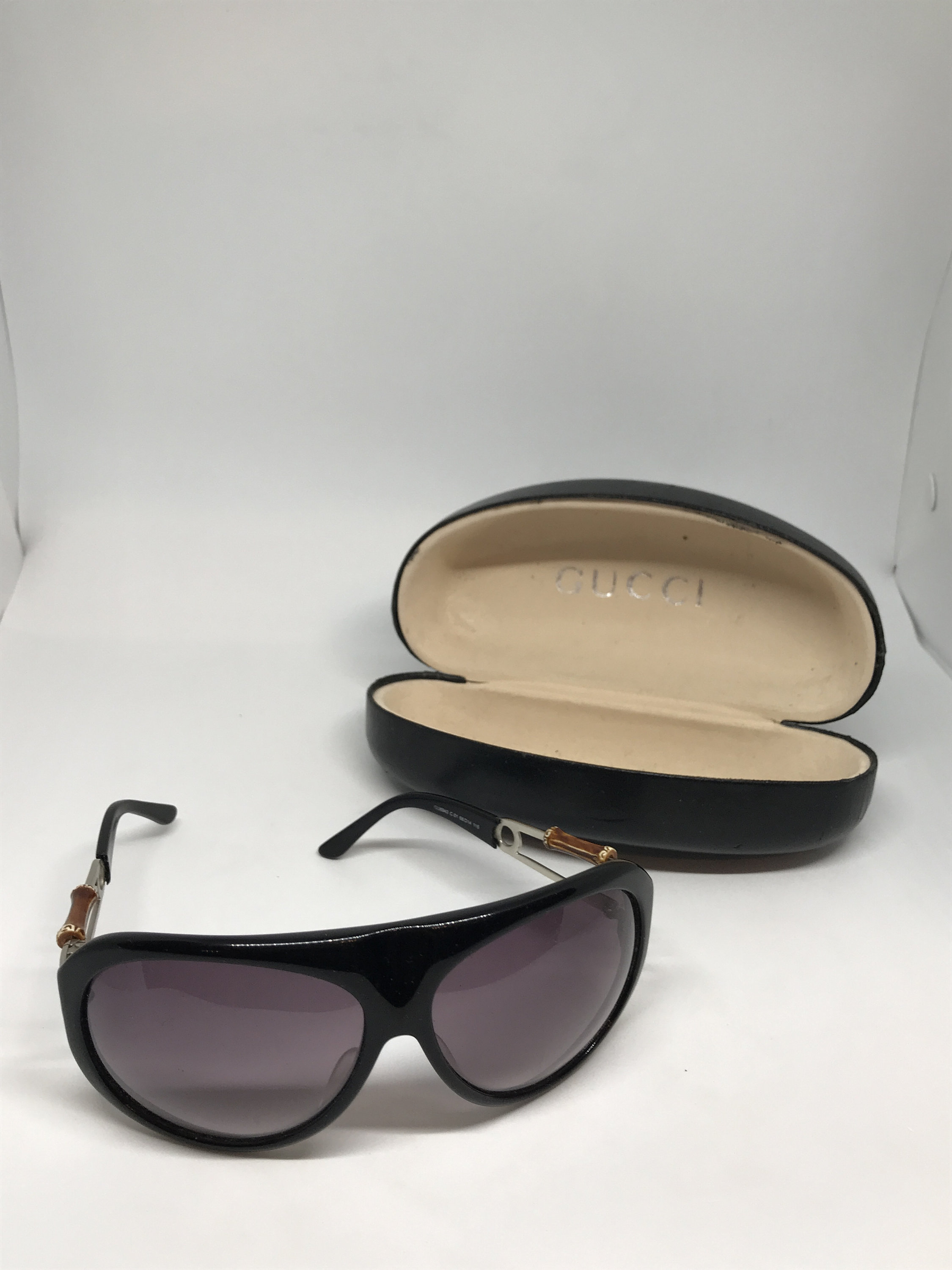 【美品】 GUCCI Vintage sunglasses case Gucci Vintage Authentic Sunglasses With Case, Black Frame