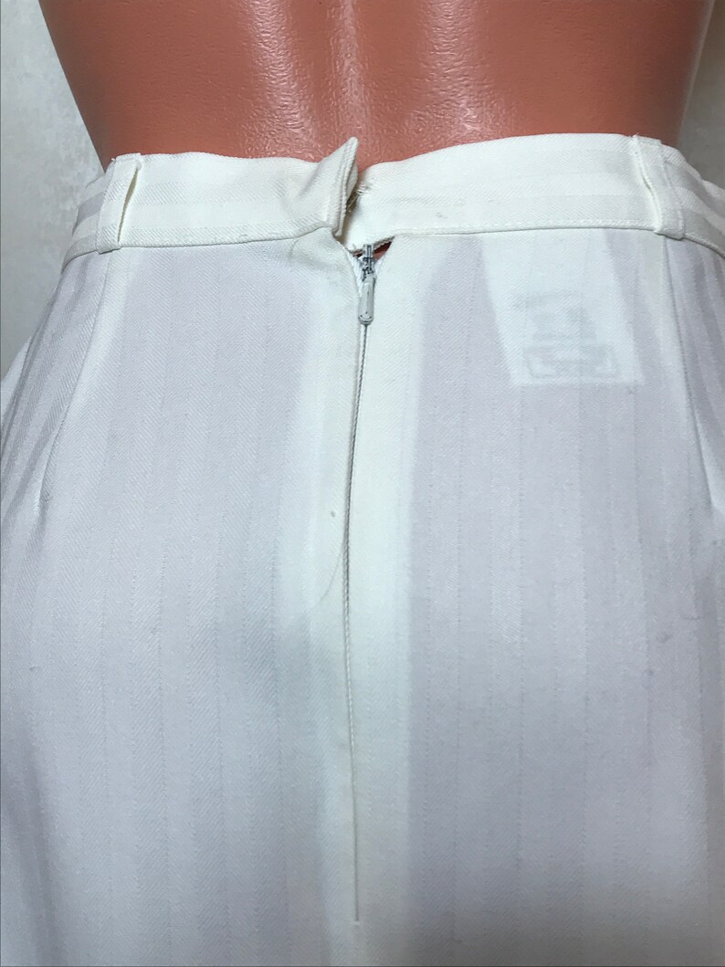 A-line design White vintage skirt pleated front striped texture below-the-knee length small size