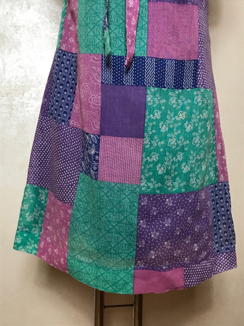 empire waist purple green blue sleeveless dress different prints A-line small size Vintage 60s dress mini length