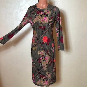 Black vintage 70s dress, plaid floral print, sheath design, below-the-knee length, long sleeves, medium size