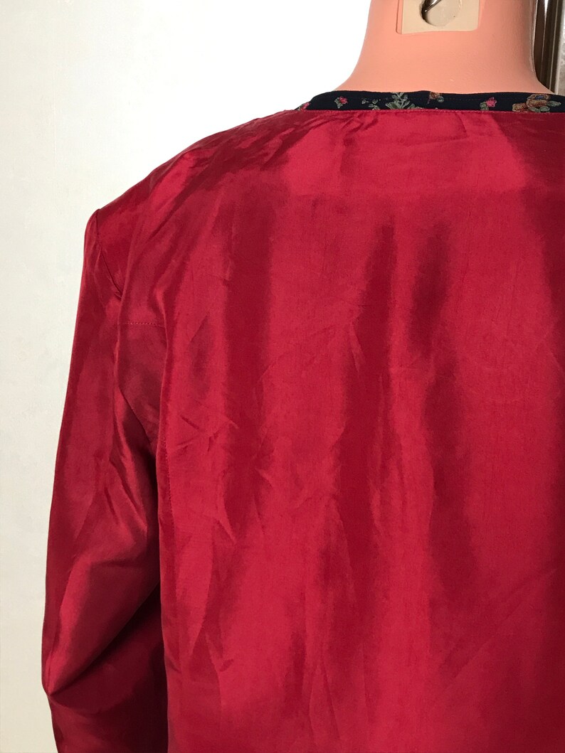 Red vintage 80s jacket light womens jacket crew neck long sleeves medium size chineze jacket silk fabric