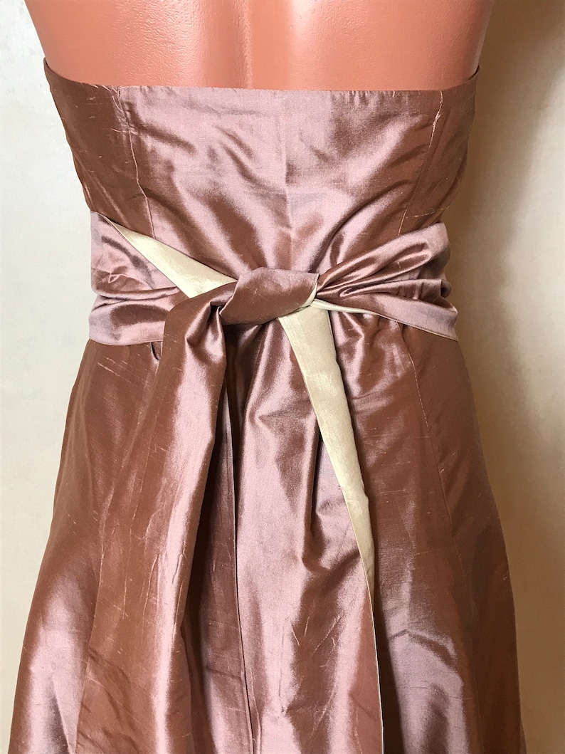 medium size silk fabric Pink vintage 90s elegant dress fit and flare knee length formal event strapless sweetheart