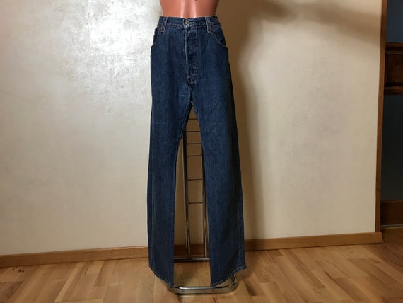 Levi's top 37 waist