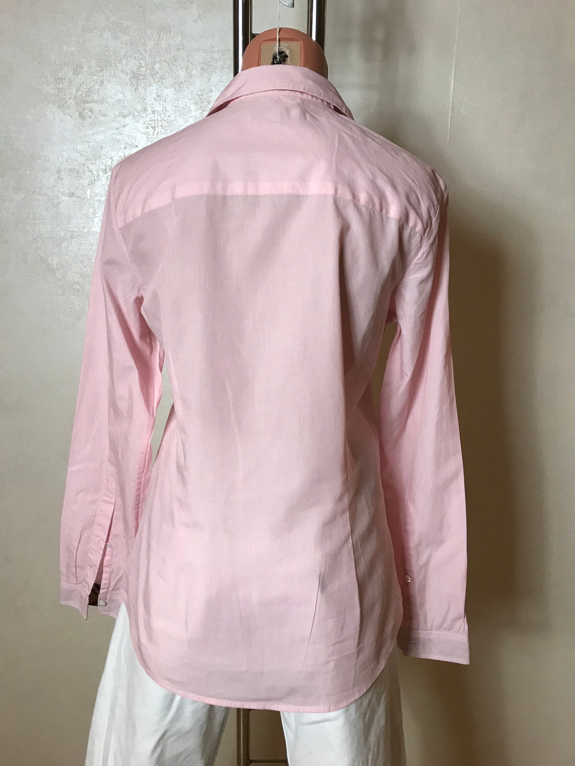 Vintage Shirt Collection: Burberry Pink Cotton, Silk Blend, Floral Print, Denim Ethnic. Sizes S-M, foto 2 di 5