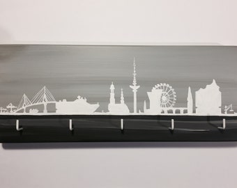 Schlüsselbrett „Hamburg Skyline“ handbemalt, handmade, Elbe, Maritim, Schlüsselboard, Holzleiste, Hakenleiste, Schmuckaufhänger