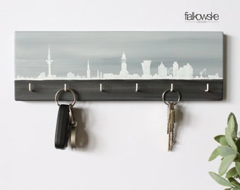 Schlüsselbrett „Hamburg Skyline“ handbemalt, handmade, Reeperbahn, Sankt Pauli, Schlüsselboard, Holzleiste, Hakenleiste, Schmuckaufhänger