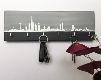 Schlüsselbrett „Frankfurt am Main Skyline“ handbemalt, handmade, Hessen, Schlüsselboard, Holzleiste, Hakenleiste, Schmuckaufhänger