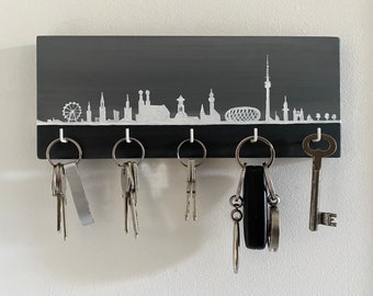 Schlüsselbrett „München Skyline“ handbemalt, handmade, Bayern, Schlüsselboard, Holzleiste, Hakenleiste, Schmuckaufhänger