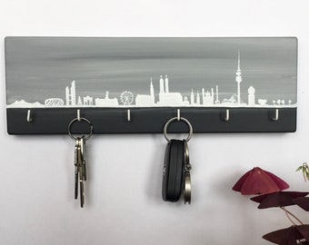 Schlüsselbrett „München Skyline“ handbemalt, handmade, Bayern, Schlüsselboard, Holzleiste, Hakenleiste, Schmuckaufhänger