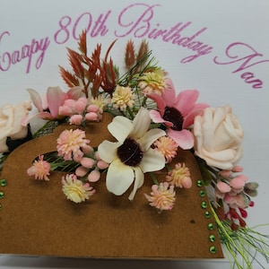 Carte d'anniversaire personnalisée faite main, maman, grand-mère et soeur, amie 30e 40e 50e 60e 70e 80e tout âge avec boîte cadeau carte de luxe panier fleurs