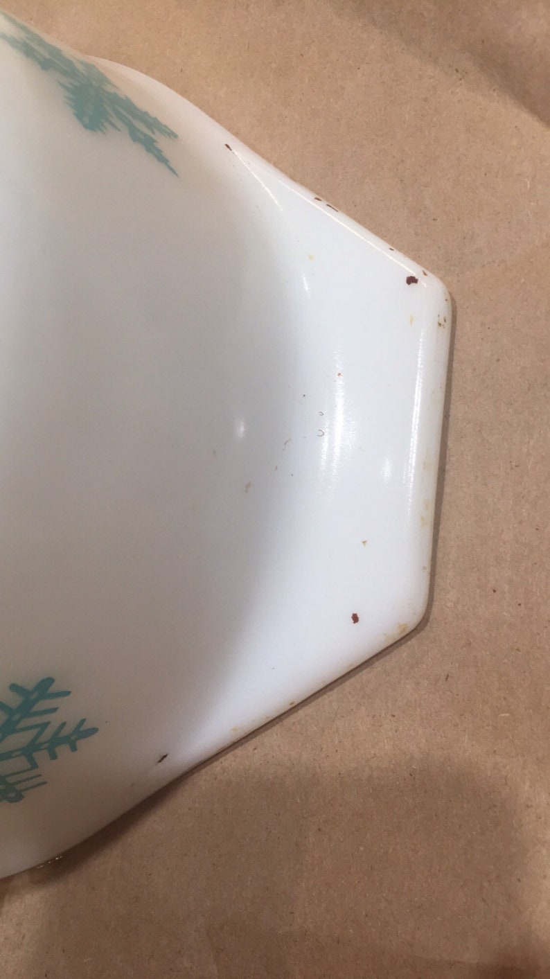 Pyrex Snowflake Oval Casserole Dish