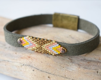 Seed Bead Bracelet, Chevron Bracelet, Peyote Bracelet, Loom Pattern Bracelet, Faux Suede Bracelet, Boho Bracelet, Vegan Bracelet