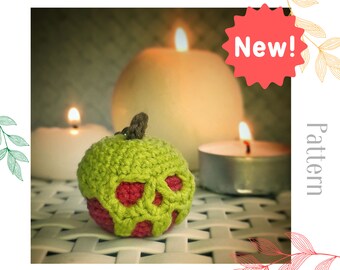 Poisoned apple crochet pattern, diy Halloween gift idea, keychain, amigurumi apple pattern in English