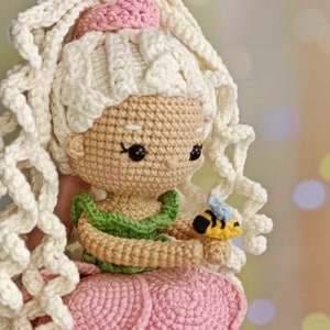 Crochet doll pattern, flower girl amigurumi, peony doll tutorial in English and German, diy gift for girl image 3