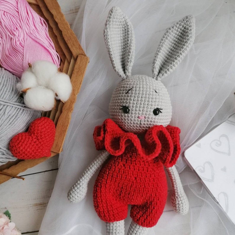 Crochet bunny pattern, amigurumi toy doll PDF, gift for girl, Easter bunny, English / Spanish / German image 4