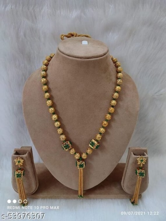 Pearl necklace sale south indian designs