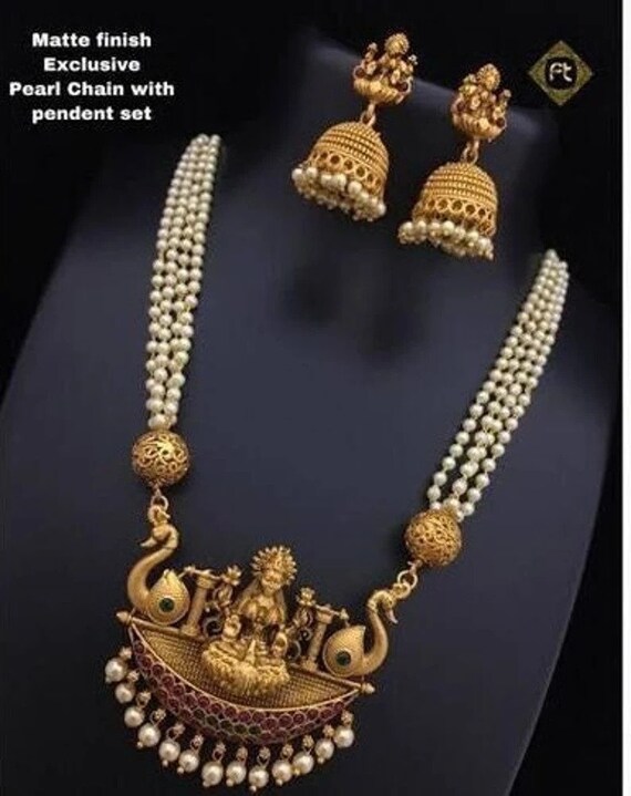 Beautiful Temple Necklace Set / Indian 