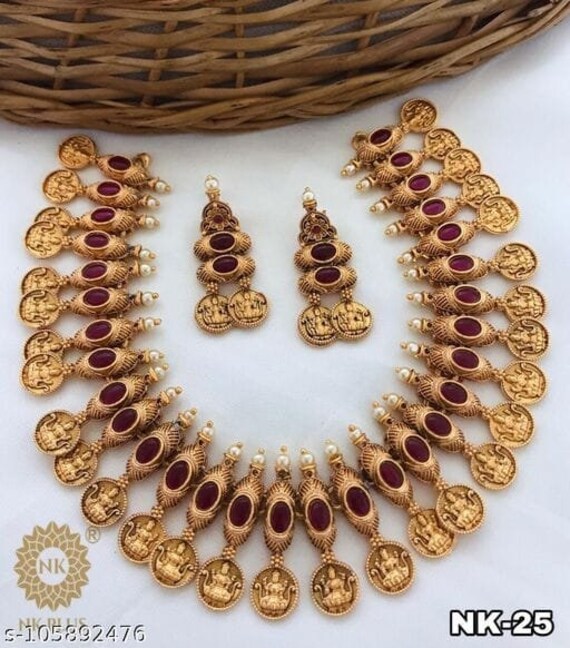 Beautiful sale necklace gold