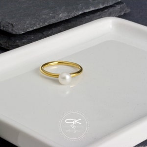 Pearl ring silver 925 gold-plated, pearl ring modern, pearl ring ladies, ring with pearl gold, freshwater pearl ring 23.5 carat gold-plated