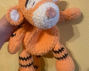 Muñeco de peluche de Tigger a crochet