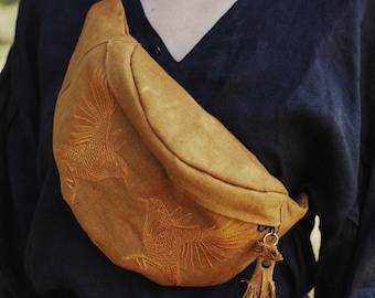 HEAT linen kidney with bird embroidery ~ flax kidney ~ linen bag ~ boho kidney ~ embroidered birds ~ honey mustard bag ~ flax birds