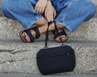 SUMMER NIGHT flax clutch sachet ~ small black handbag ~ small kidney ~ all black ~ minimalist handbag ~ mini handbag ~ minimalism