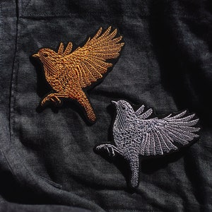 ROBIN BIRD ~ small jacket patch ~ iron mount ~ for sewing and ironing ~ application ~ bird patch ~ embroidery