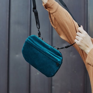 OCEAN velvet clutch sachette ~ small mint bag ~ small kidney ~ sea turquoise ~ turquoise handbag