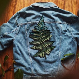 FERN ~ large patch on the jacket ~ attaching with iron ~ for sewing and ironing ~ applique ~ embroidered fern leaf applique on the jacket