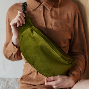 OLIVE large velvet waist bag classic waist bag olive green minimalist waist bag without patterns velvet minimalism waterproof waist bag for the summer image 2