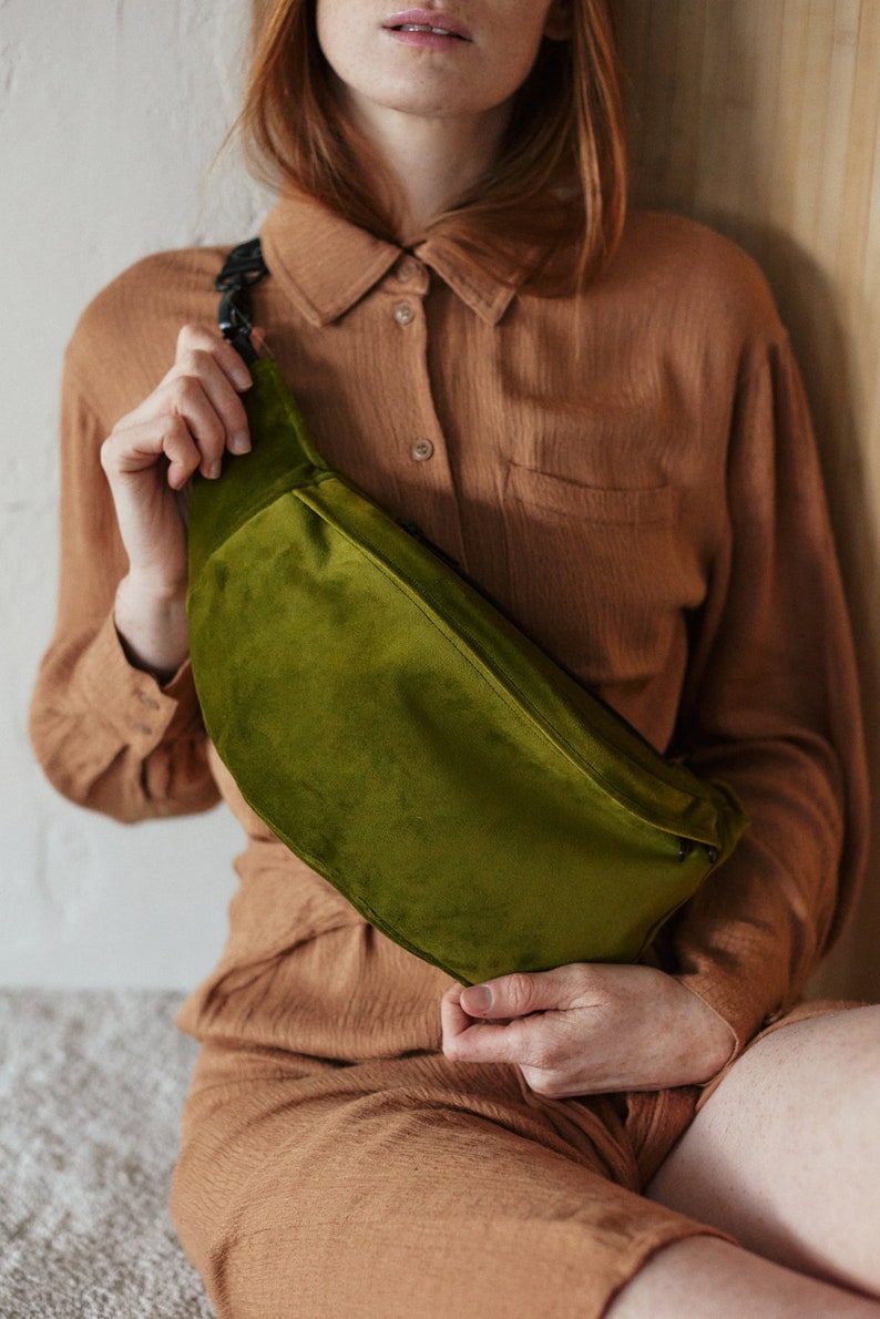 OLIVE large velvet waist bag classic waist bag olive green minimalist waist bag without patterns velvet minimalism waterproof waist bag for the summer image 2