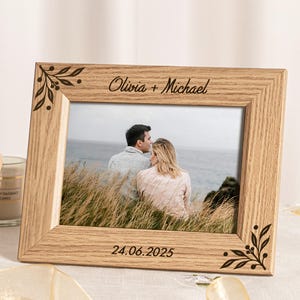 Gegraveerde houten fotolijst: gepersonaliseerd huwelijks-, jubileum- of familiecadeau, cadeau voor koppels