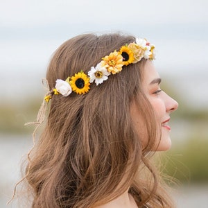 Couronne jaune de fleur. Couronne de tournesol. Couronne de fleur dautomne. Couronne de fleur de mariage. Couronne de fleur de printemps. Bandeau tournesol. Couronne de Gerbera. B02 B02 image 1