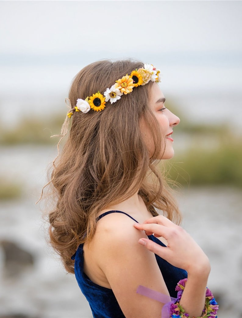 Couronne jaune de fleur. Couronne de tournesol. Couronne de fleur dautomne. Couronne de fleur de mariage. Couronne de fleur de printemps. Bandeau tournesol. Couronne de Gerbera. B02 B02 image 1