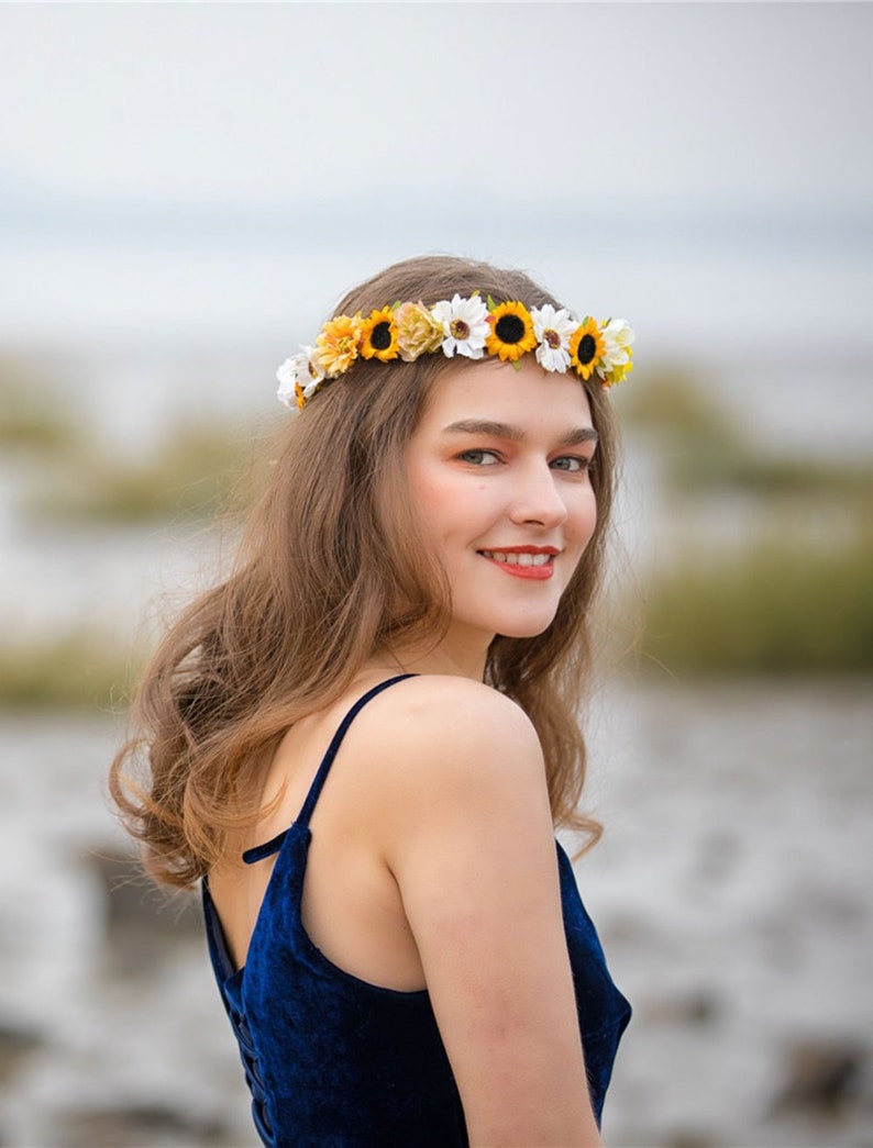 Couronne jaune de fleur. Couronne de tournesol. Couronne de fleur dautomne. Couronne de fleur de mariage. Couronne de fleur de printemps. Bandeau tournesol. Couronne de Gerbera. B02 B02 image 4