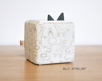 JERSEY cover, cream, safari animals, giraffe, lion, elephant, monkey, zebra, hippo, firm hold, 100% perfect fit, suitable for Toniebox 1