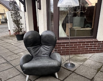 Postmodern lounge chair / chaise longue