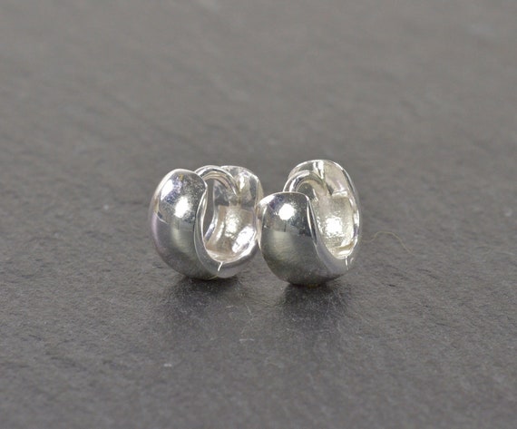 Small silver creole earrings discount