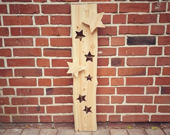 Christmas decoration front door, board with stars, wooden sign front door, Christmas decoration entrance, welcome sign, wooden stele stars, stele