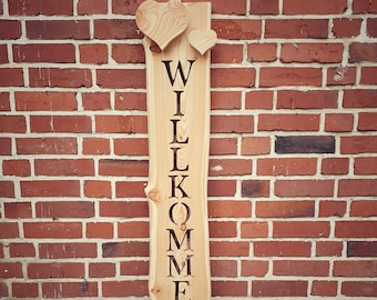 Wooden welcome sign with engravable heart | Housewarming gift, topping-out ceremony, wedding gift | Weatherproof door sign | Handmade display