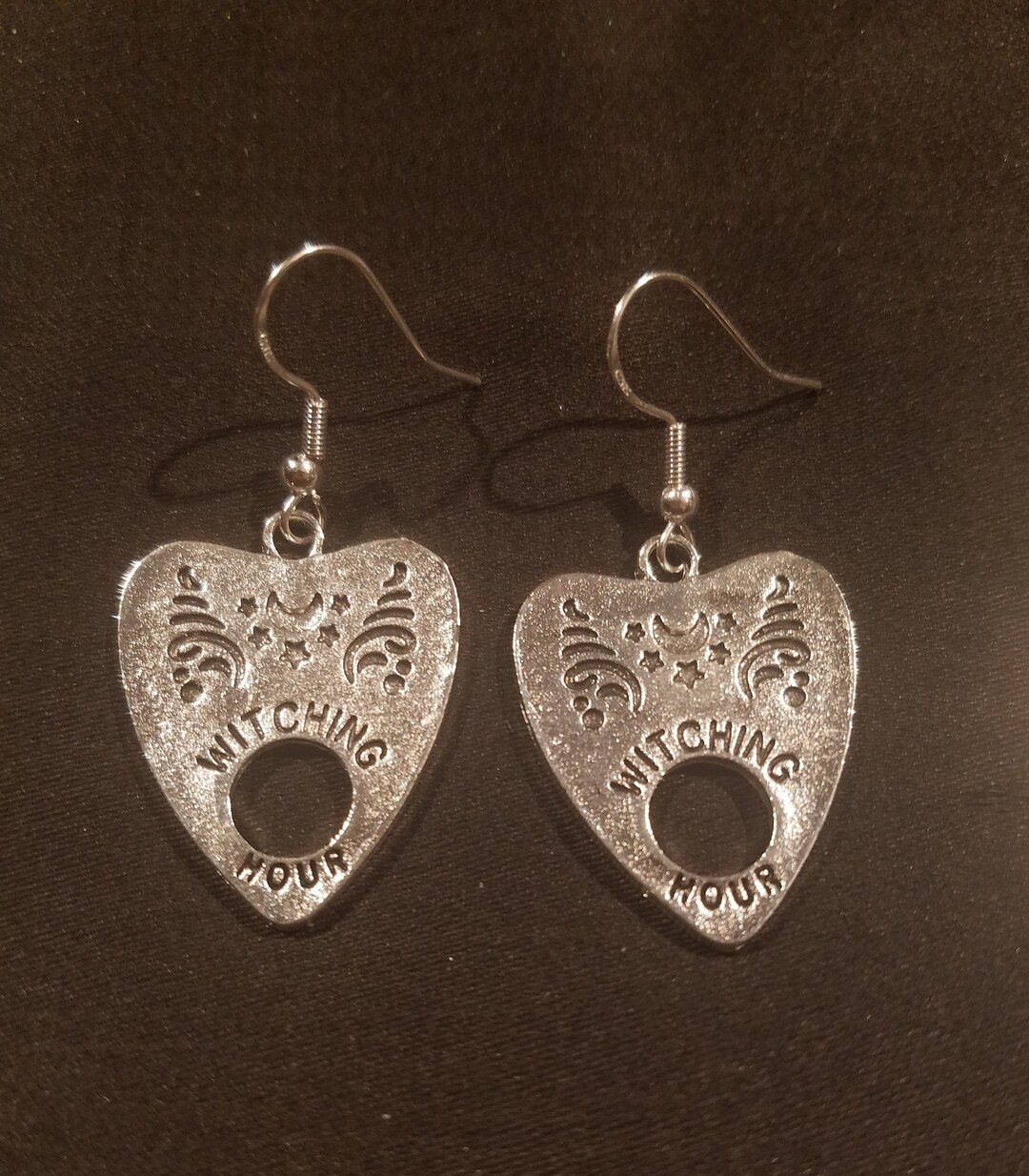 2 Cats Ouja Board Planchette Pendants Black Whte Slver Tone HC1107...