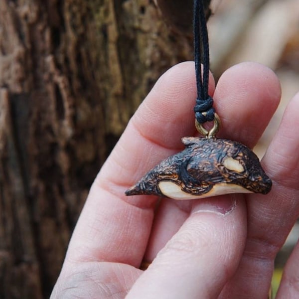 Handgeschnitzte Orca Kette Talisman